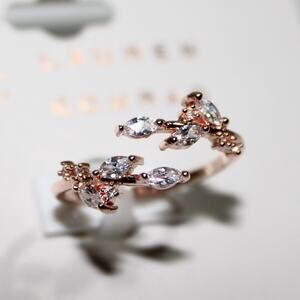 LC Lauren Conrad Cubic Zirconia Leaf Wrap Ring 7 NWT